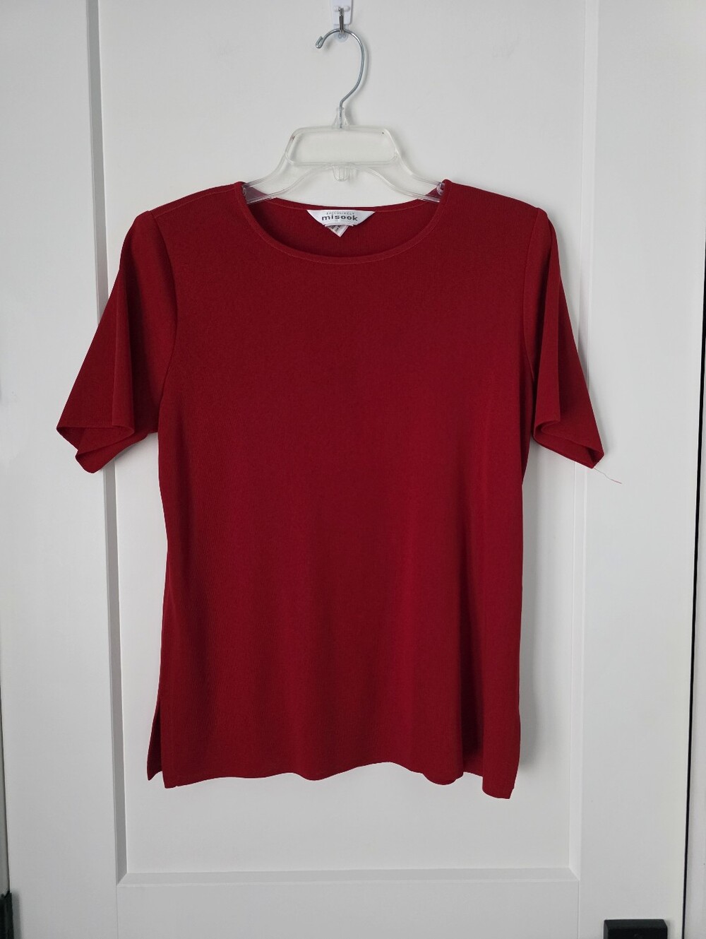 Exclusively Misook Short Sleeve Crewneck Tee in Deep Red Womans Small